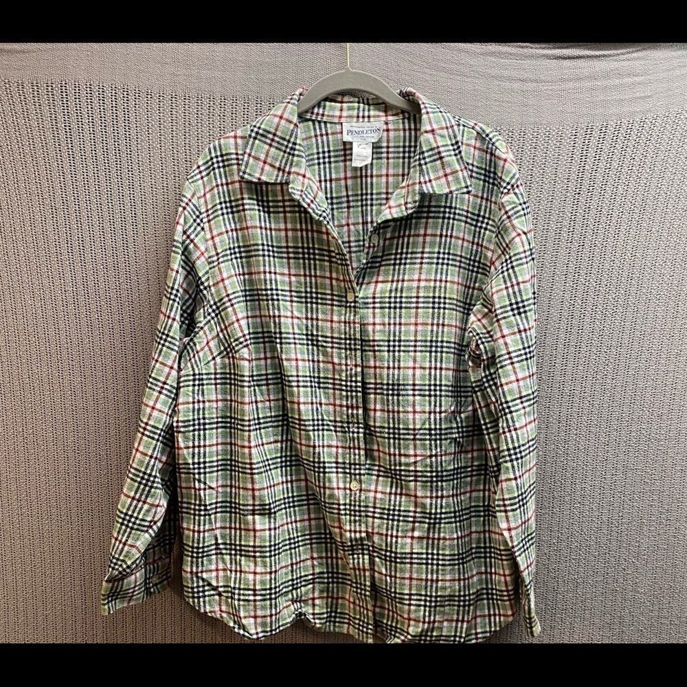 Pedelton Women’s green multicolor plaid button down flannel shirt